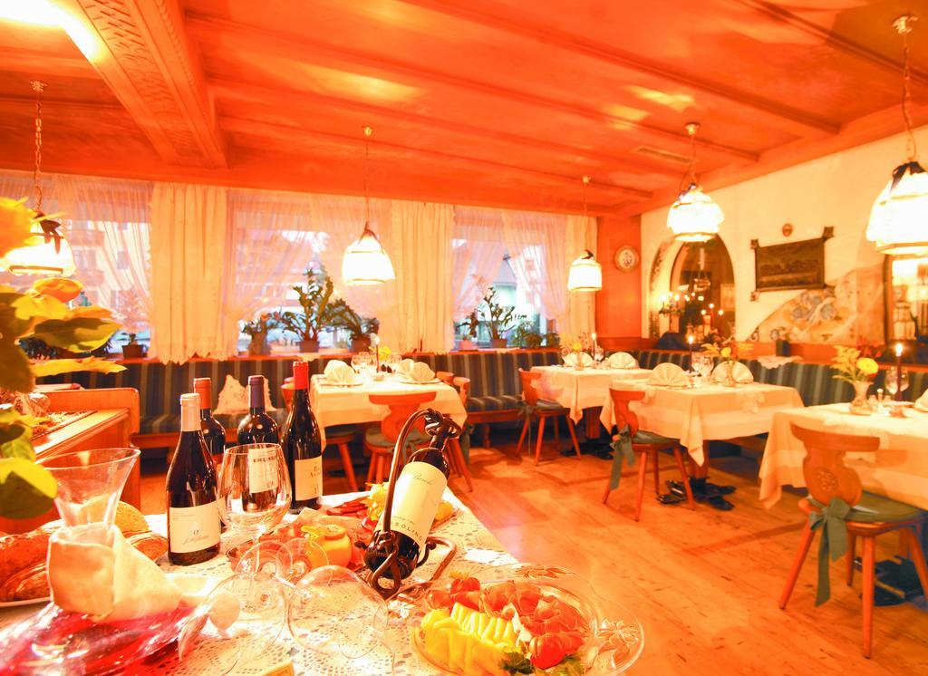 Hotel Tschurtschenthaler Dobbiaco Restaurant foto